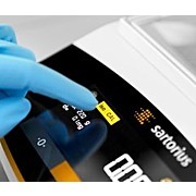 sartorius的Ertris II平衡，以及异类内部校准和调整