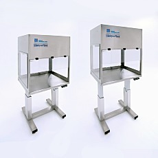 台式通风橱安装在自动高度调节台上