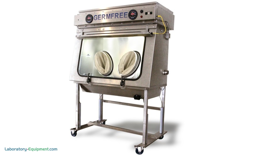 VersaFlow复合无菌隔离器显示有两个手套端口