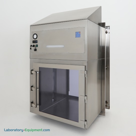 带侧装紫外线灯和再循环HEPA过滤的智能直通箱