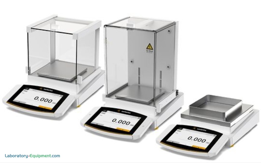 Sartorius生产的Cubis II精密天平，带有玻璃吸风罩